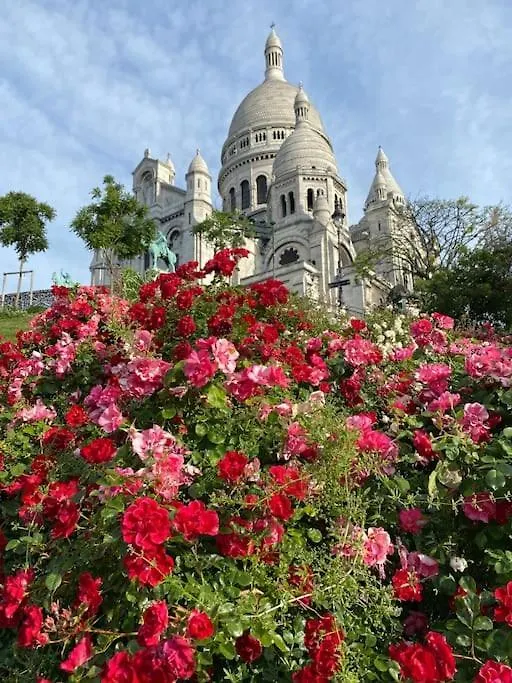 Montmartre Joli 2 Pieces Au Pied Du Sacre Coeur * Париж