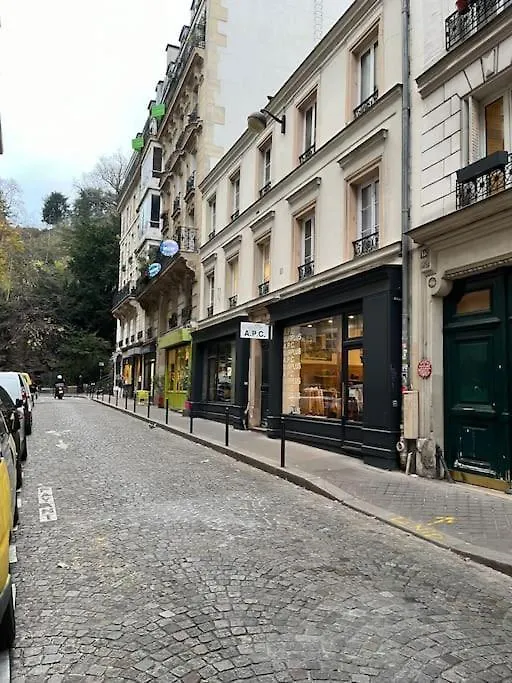 Montmartre Joli 2 Pieces Au Pied Du Sacre Coeur * Paryż